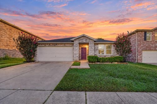 8417 Redheart St, Arlington, TX, 76002-4579 | Card Image