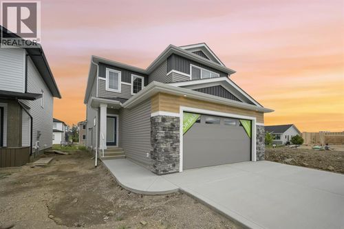 45 Emmett Cres, Red Deer, AB, T4P3G8 | Card Image