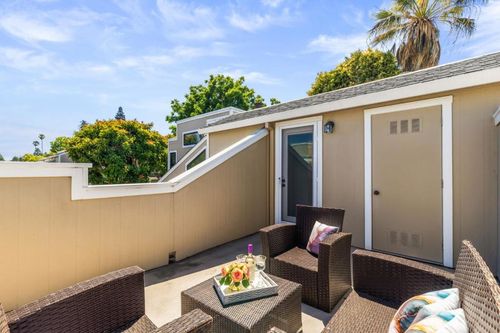 apt-11-1993 Plymouth St, Mountain View, CA, 94043-1741 | Card Image