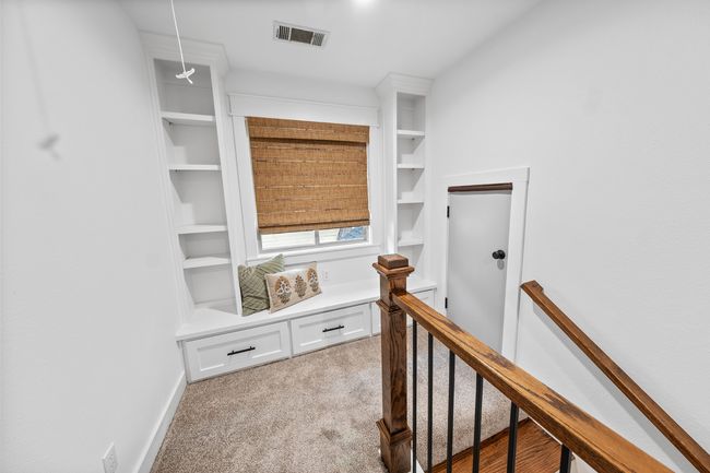 Built-in reading nook | Image 25
