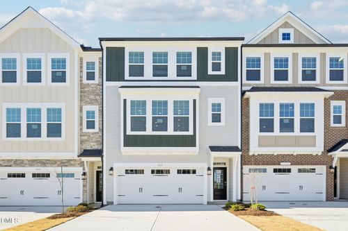 166-10017 Secluded Garden Dr, Apex, NC, 27523-8416 | Card Image