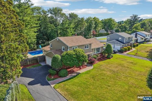 33 Maria Dr, Hillsdale, NJ, 07642-1345 | Card Image