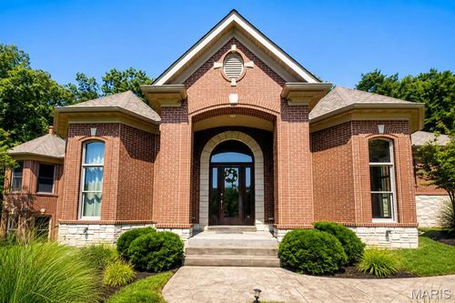 416 Kiefer Creek Rd, Ballwin, MO, 63021-6050 | Card Image