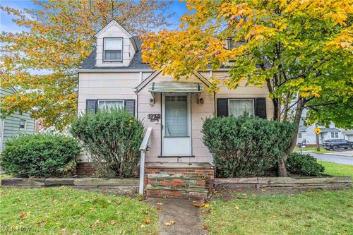 19702 Pawnee Ave, Cleveland, OH, 44119-2223 | Card Image