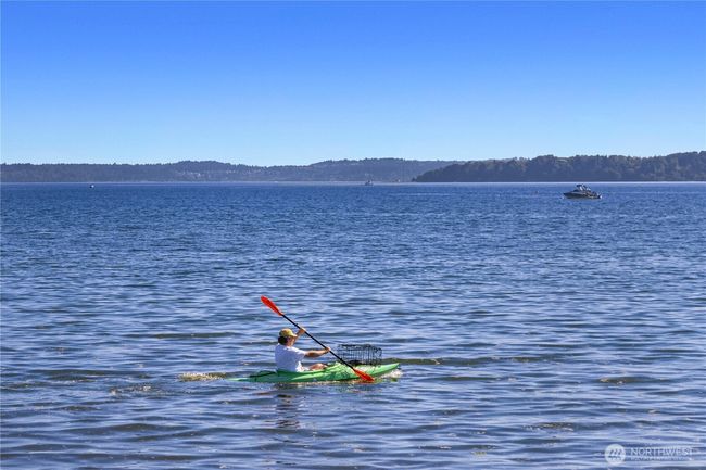 Kayak and drop off your crab pots for a later day harvest. | Image 39