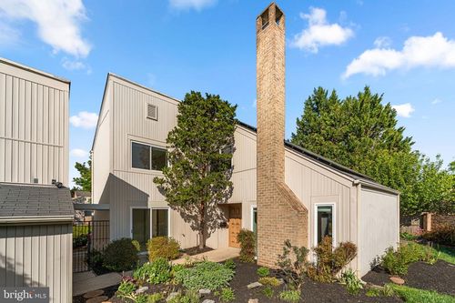 19101 Brooke Grove Ct, Montgomery Village, MD, 20886-5165 | Card Image