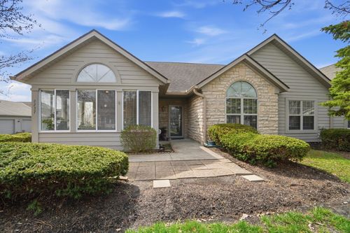 2237 Ravine Woods Dr, Grove City, OH, 43123-8581 | Card Image