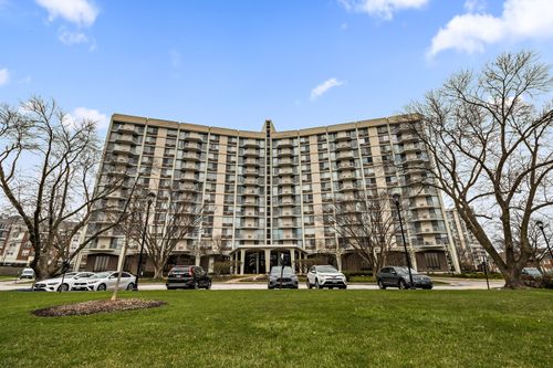 unit-10n-20 Tower Rd, Oak Brook, IL, 60523-1139 | Card Image