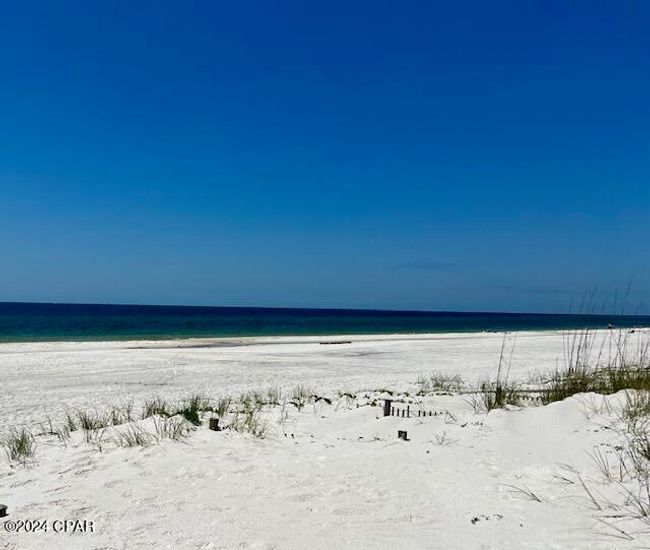 UNIT-300 - 3300 Highway 98, Condo with 3 bedrooms, 3 bathrooms and null parking in Mexico Beach FL | Image 48