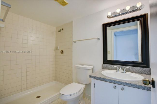 APT-401 - 1750 N Congress Ave, Condo with 2 bedrooms, 2 bathrooms and null parking in West Palm Beach FL | Image 23