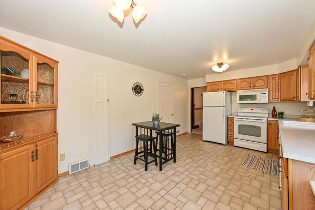 318 Hyde Park Avenue, House other with 3 bedrooms, 1 bathrooms and null parking in Waukesha WI | Image 13