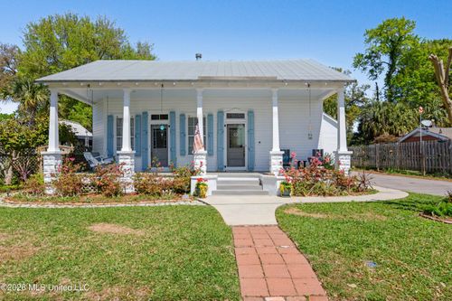 405 Carroll Ave, Bay Saint Louis, MS, 39520-3501 | Card Image