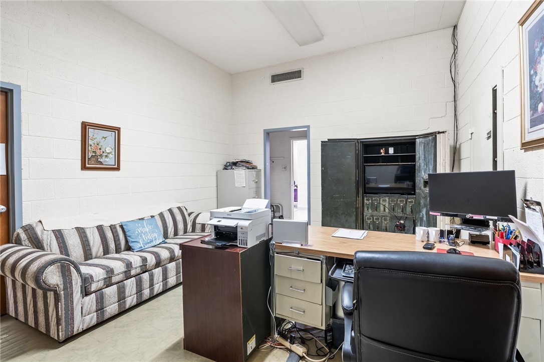 Commercial Sale in Three Rivers 4