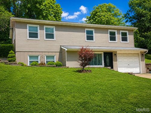 901 Olive St, New Haven, MO, 63068-1028 | Card Image