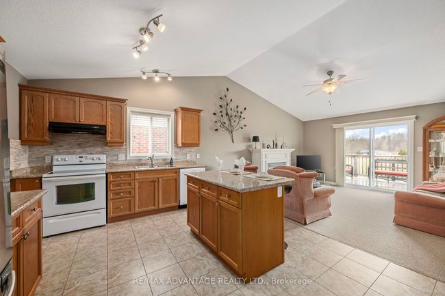 10 Stonefield Gate, House other with 3 bedrooms, 3 bathrooms and 2 parking in Ilderton ON | Image 8