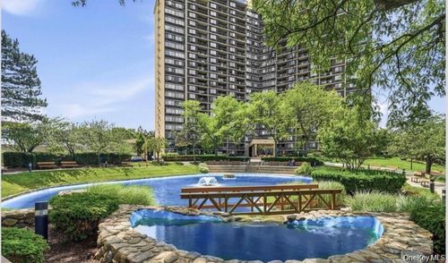 11r-1 Bay Club Dr, Bayside, NY, 11360-2908 | Card Image