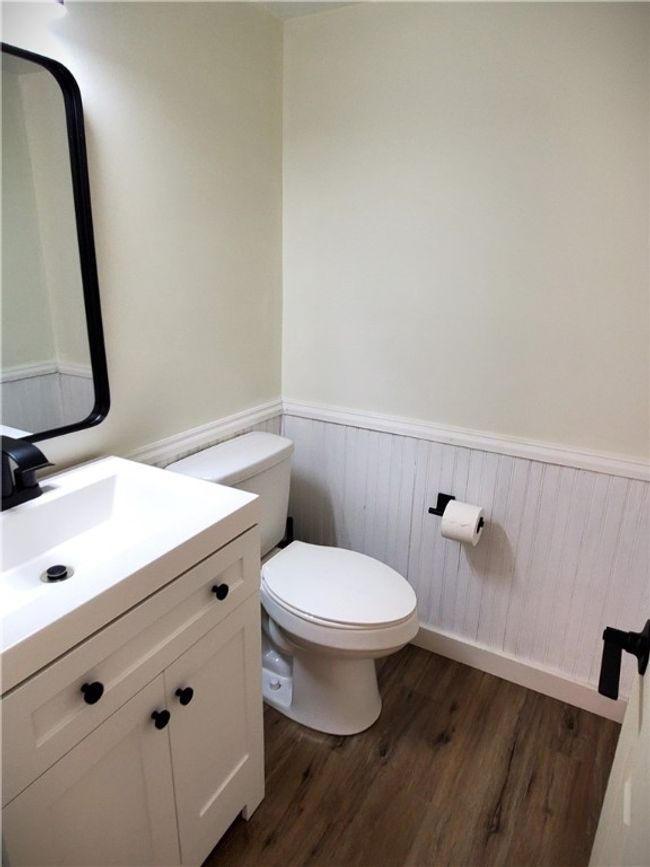 912 Forest Green Dr, Condo with 2 bedrooms, 2 bathrooms and 1 parking in Coraopolis PA | Image 18