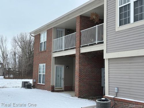 51810 Lionel Ln, Chesterfield, MI, 48051-2332 | Card Image