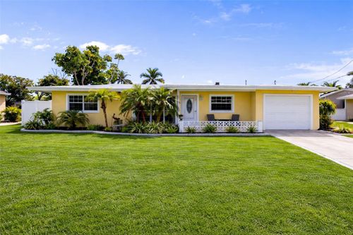 109 Arlington Ct Ne, PORT CHARLOTTE, FL, 33952-8136 | Card Image