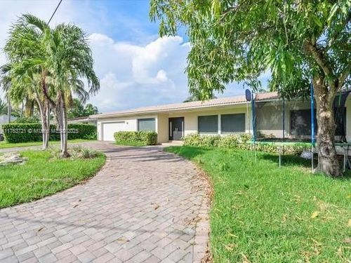 16473 Ne 31st Ave, North Miami Beach, FL, 33160-4134 | Card Image