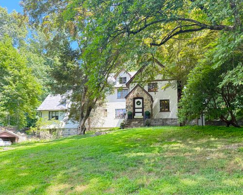 32 Interlaken Rd, Stamford, CT, 06903-5025 | Card Image