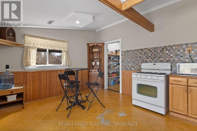 6955 County 2 Road, House other with 4 bedrooms, 2 bathrooms and 8 parking in Loyalist (Lennox and Addington - South) ON | Image 16