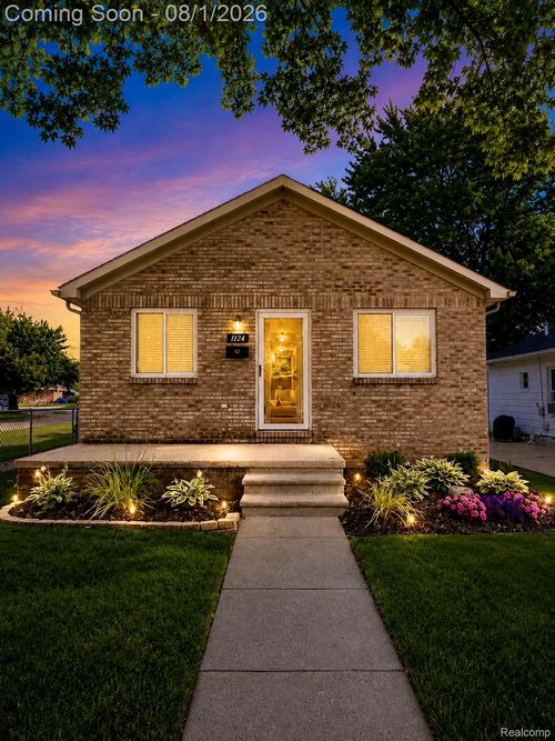 11124 Essex Ave, Warren, MI, 48089-1798 | Card Image