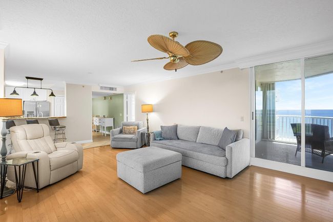 APT-1901 - 5049 N Highway A1a, Condo with 3 bedrooms, 2 bathrooms and null parking in Hutchinson Island FL | Image 16