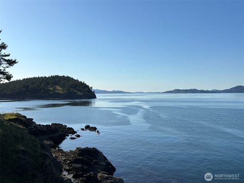567 Marine Ln, Friday Harbor, WA, 98250-9037 | Card Image