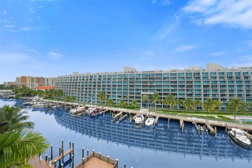 apt-613-3001 Ne 185th St, Aventura, FL, 33180-3346 | Card Image