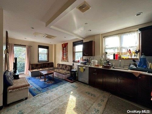 apt-4-65-33 38th Ave, Woodside, NY, 11377-2950 | Card Image