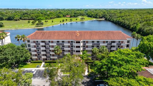 apt-304-2768 Carambola Cir S, Coconut Creek, FL, 33066-2590 | Card Image