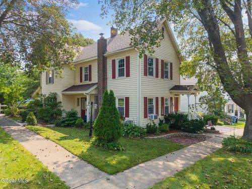 20 W Madison Ave, Johnstown, NY, 12095-2833 | Card Image