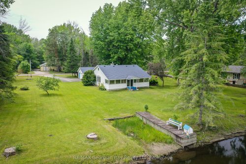 31 Hearthstone Dr, Waubaushene, ON, L0K2C0 | Card Image