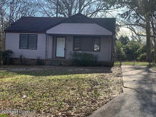 132 Mount Carmel Dr, Natchez, MS, 39120-2207 | Card Image