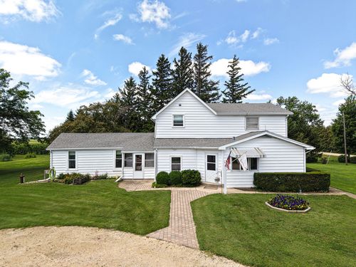 1322 Heal Rd, Malta, IL, 60150-8543 | Card Image