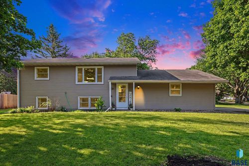 3936 S Morrow Dr Drive, Sioux Falls, SD, 57106 | Card Image