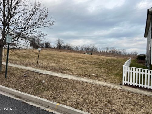 309 Holliday Hills Dr, Hollidaysburg, PA, 16648-3232 | Card Image