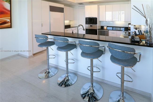 APT-48C - 1425 Brickell Ave, Condo with 2 bedrooms, 3 bathrooms and null parking in Miami FL | Image 15