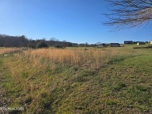 131 Estate Loop Trl, Crossville, TN, 38555-2212 | Card Image