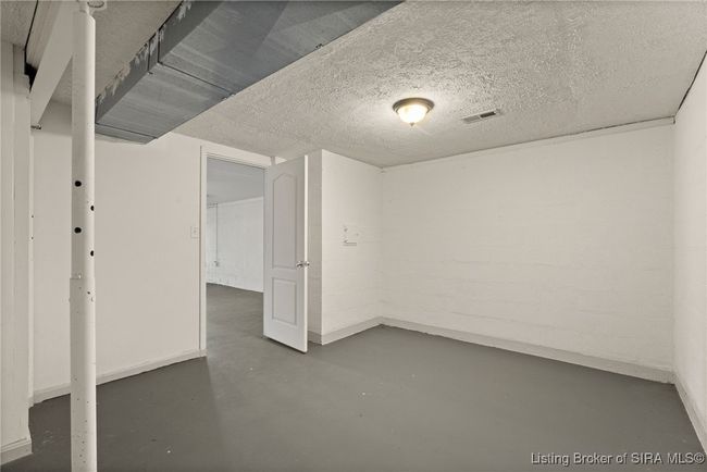 1110 W Helton Rd, Home with 3 bedrooms, 3 bathrooms and null parking in Scottsburg IN | Image 54