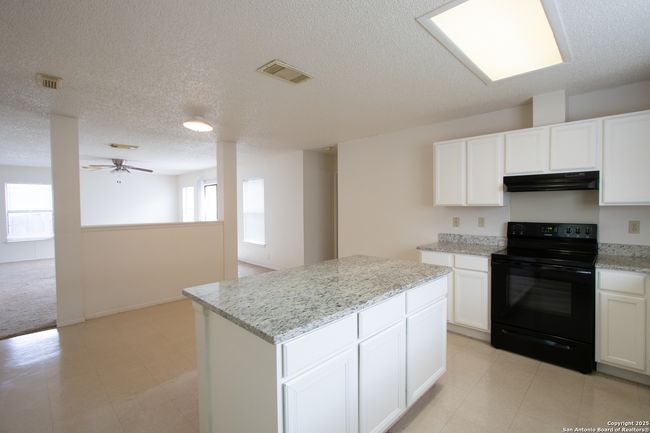8322 Pine Meadow Dr, House other with 3 bedrooms, 2 bathrooms and null parking in Converse TX | Image 6