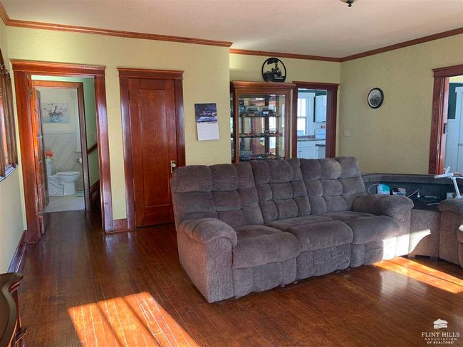 708 S Cedar St, House other with 3 bedrooms, 3 bathrooms and null parking in Abilene KS | Image 8