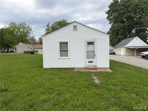 430 Tecumseh St, Saint Charles, MO, 63301-2149 | Card Image