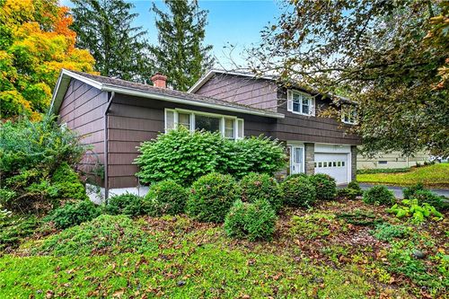 107 Elmsford Rd, Syracuse, NY, 13214-2111 | Card Image