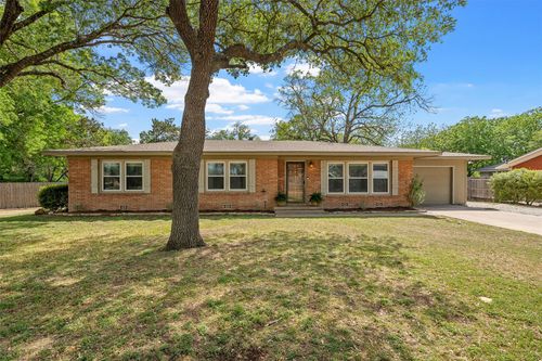 2306 Oak Cliff Dr, Waco, TX, 76710-1119 | Card Image