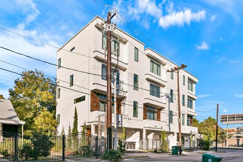 608 Oakley St, Houston, TX, 77006-5916 | Card Image