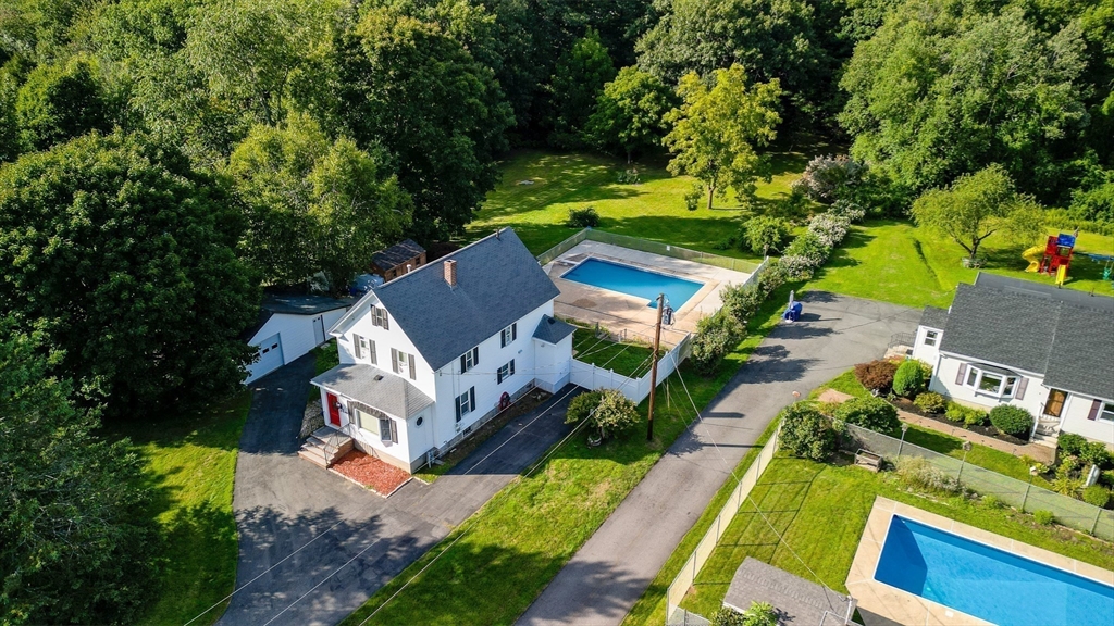 Clayton Ave, Methuen, MA 01844