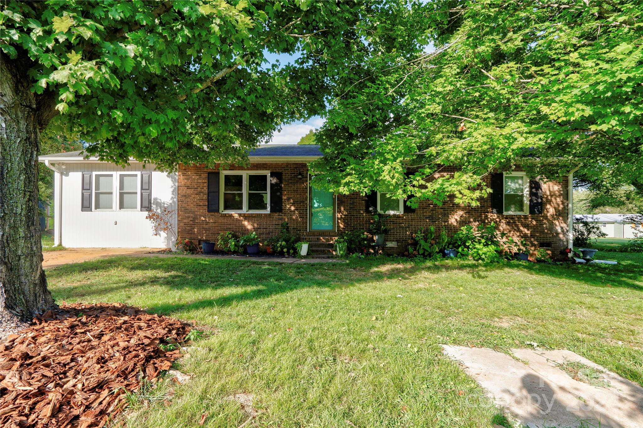 Lee Dr, Shelby, NC 28152