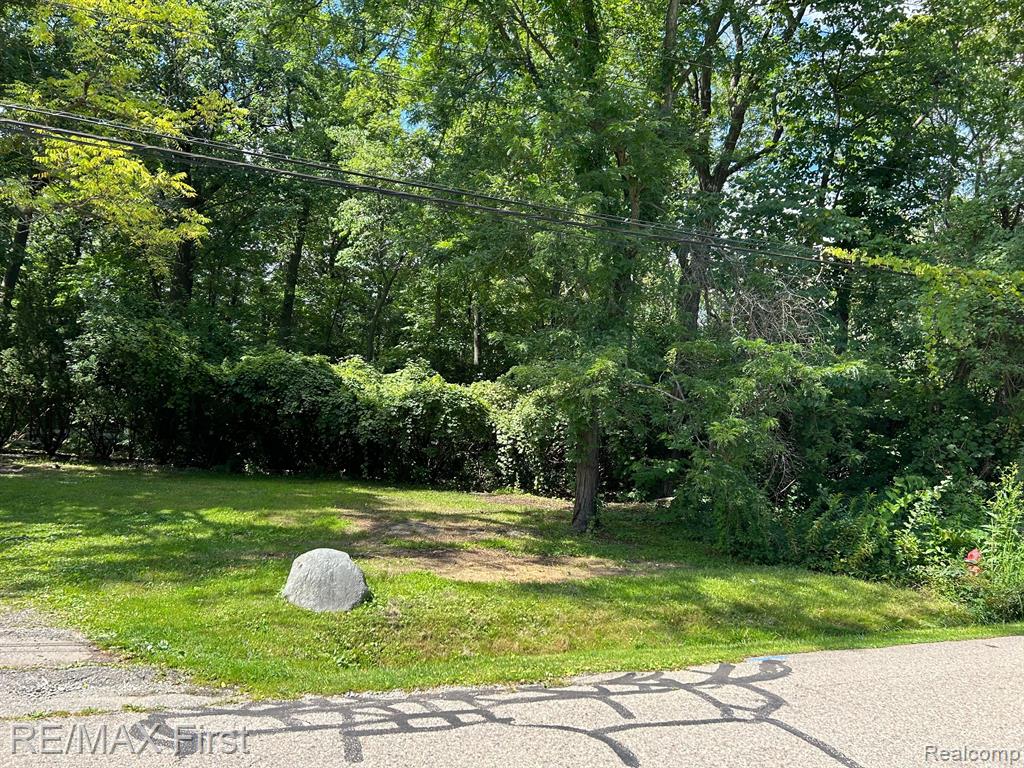 Snellbrook Rd, Auburn Hills, MI 48326